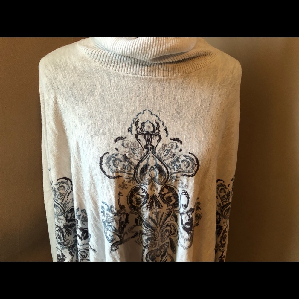 New Directions Flowy Turtleneck Size M/L